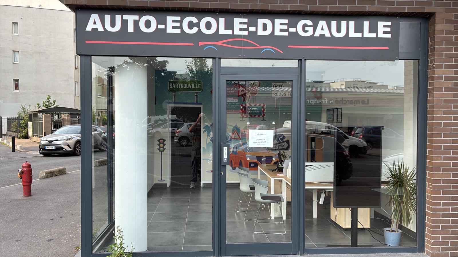 Façade de l'Auto-école de Gaulle à Sartrouville